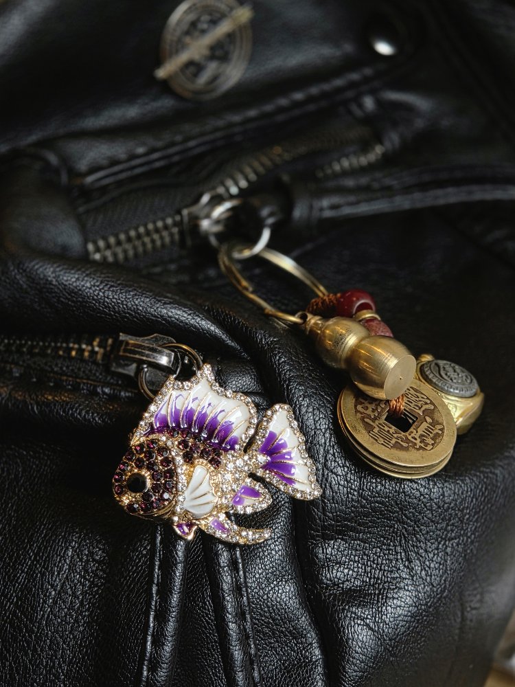 Mor Beta Brooch