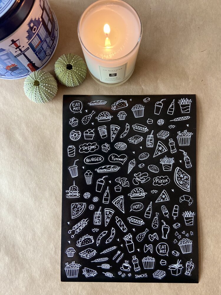 Siyah beyaz farklı temalı stickerlar