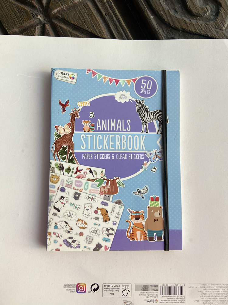 Hayvanlar alemi temalı sticker kitabı 