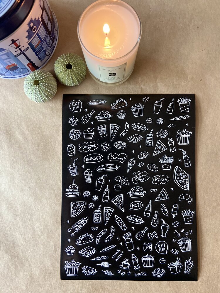 Siyah beyaz farklı temalı stickerlar