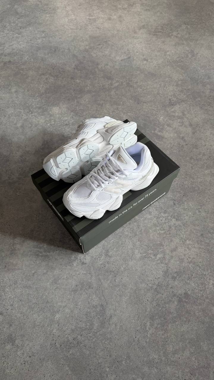 New Balance 9060 Triple White U9060NRJ (Dar Kalıp 1 Numara Büyük Alınız )