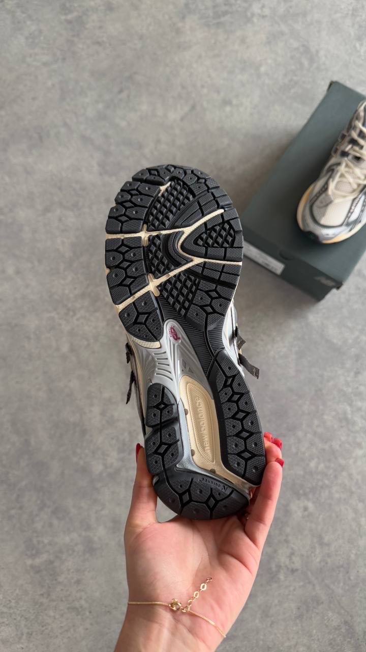 New Balance 1906A Black/Silver (Dar Kalıp 1 Numara Büyük Alınız)