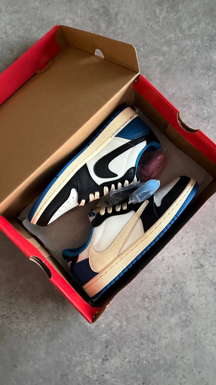 Nike Air Jordan 1 Low Fragment Design x Travis Scott (Dar Kalıp 1 Numara Büyük Alınız)