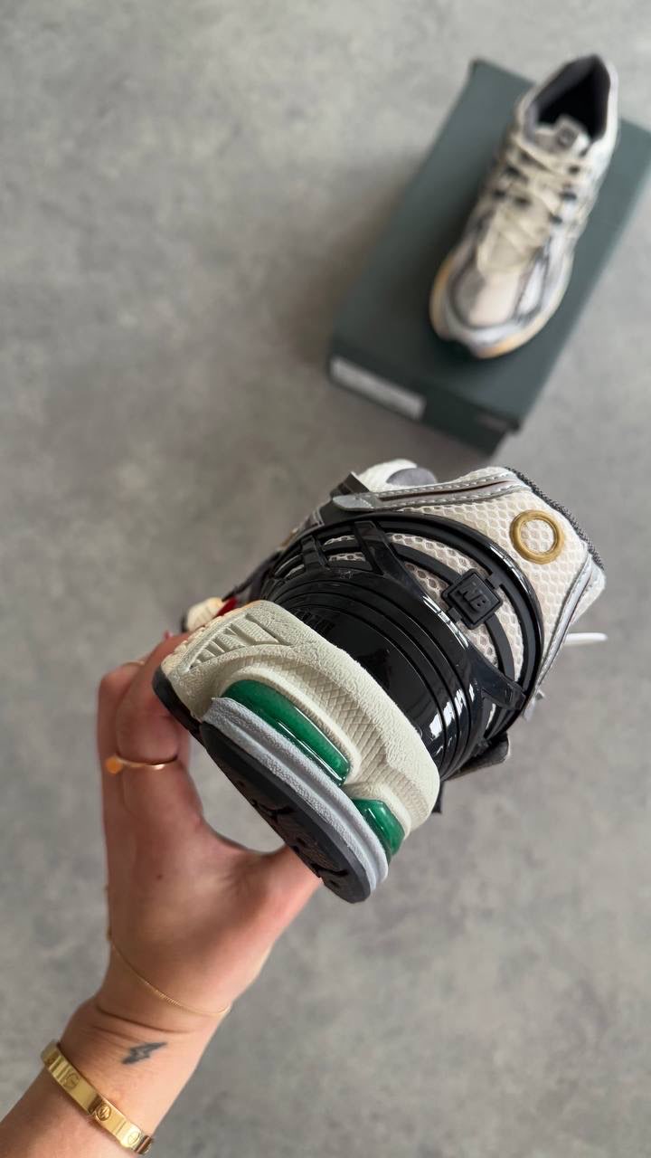 New Balance 1906A Black/Silver (Dar Kalıp 1 Numara Büyük Alınız)