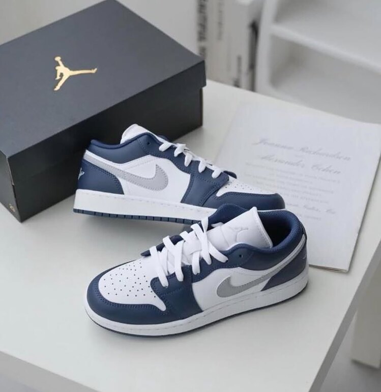 Air Jordan 1 Low Midnight Navy