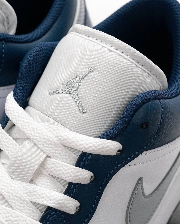 Air Jordan 1 Low Midnight Navy