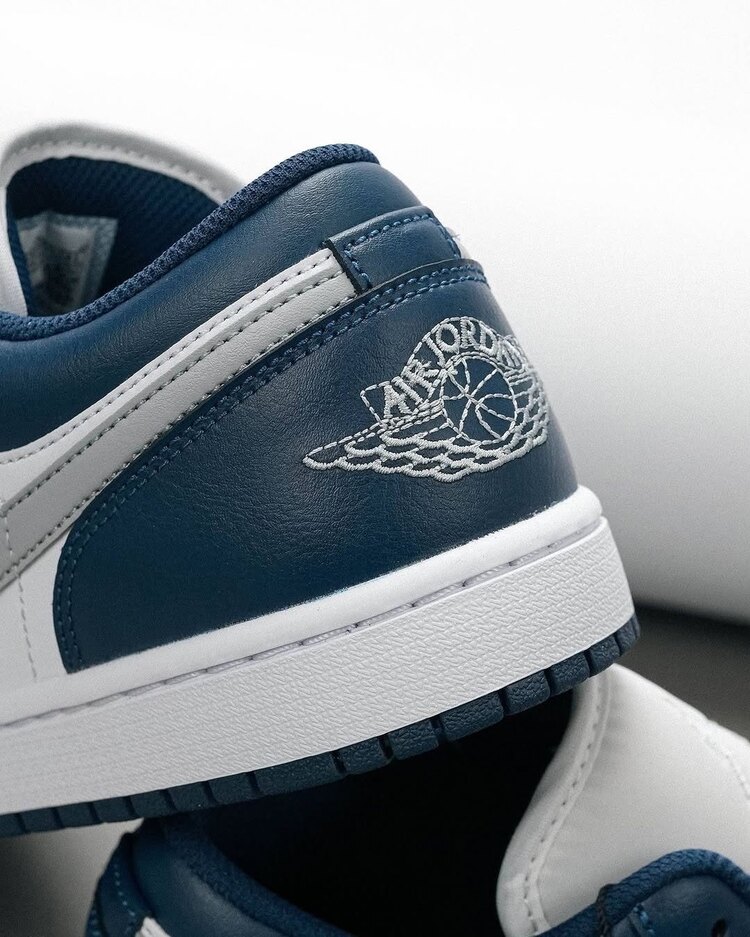 Air Jordan 1 Low Midnight Navy