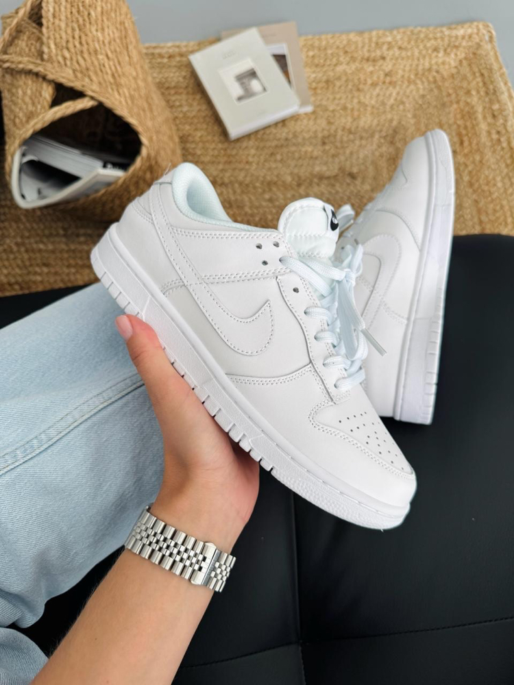 Dunk Low Triple White