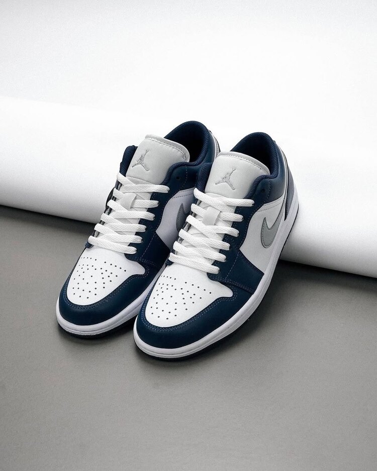 Air Jordan 1 Low Midnight Navy