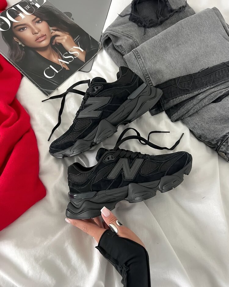 New Balance 9060 Triple Black