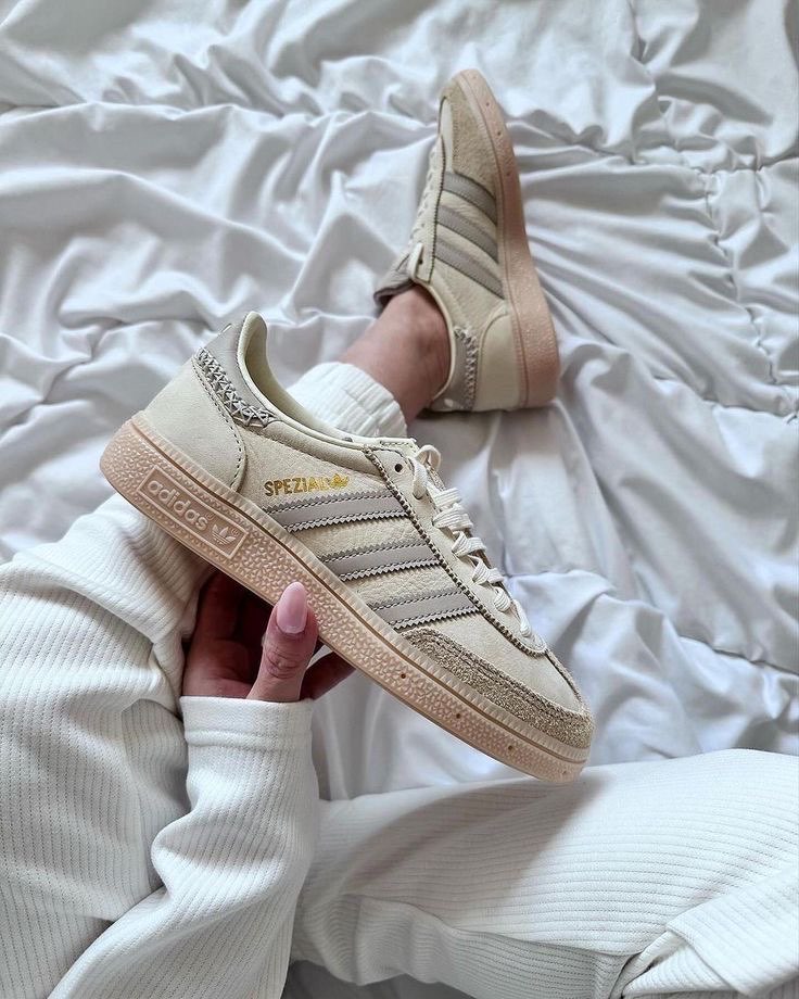 Handball Spezial Wonder Beige