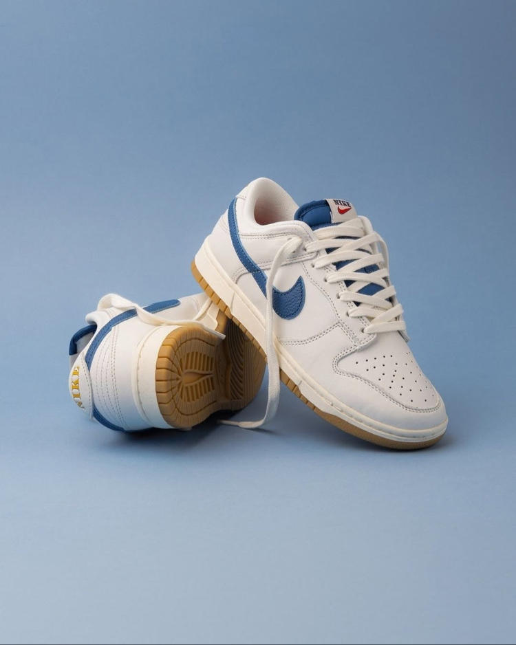 Dunk Low SE Sail Dark Marina Blue