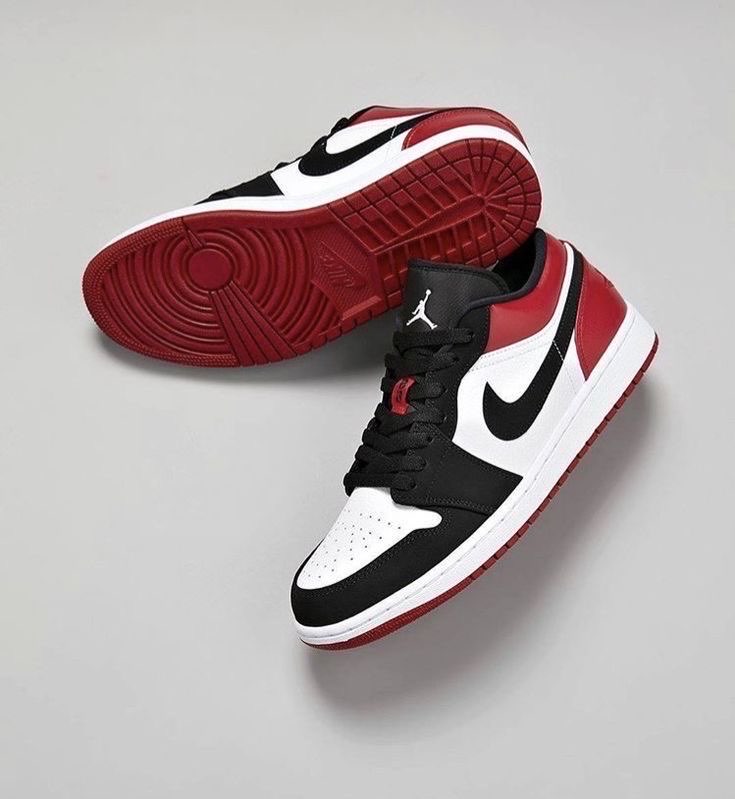 Nike Air Jordan 1 Low Black Toe