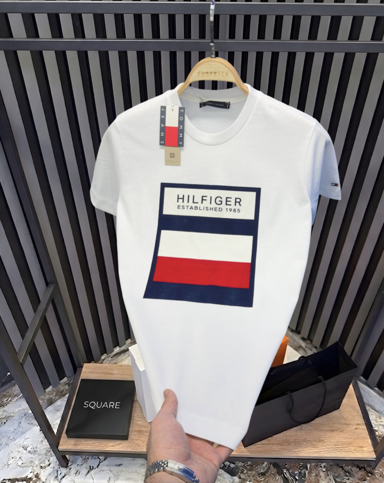 •TOMMY HILFIGER PREMIUM T-SHIRT