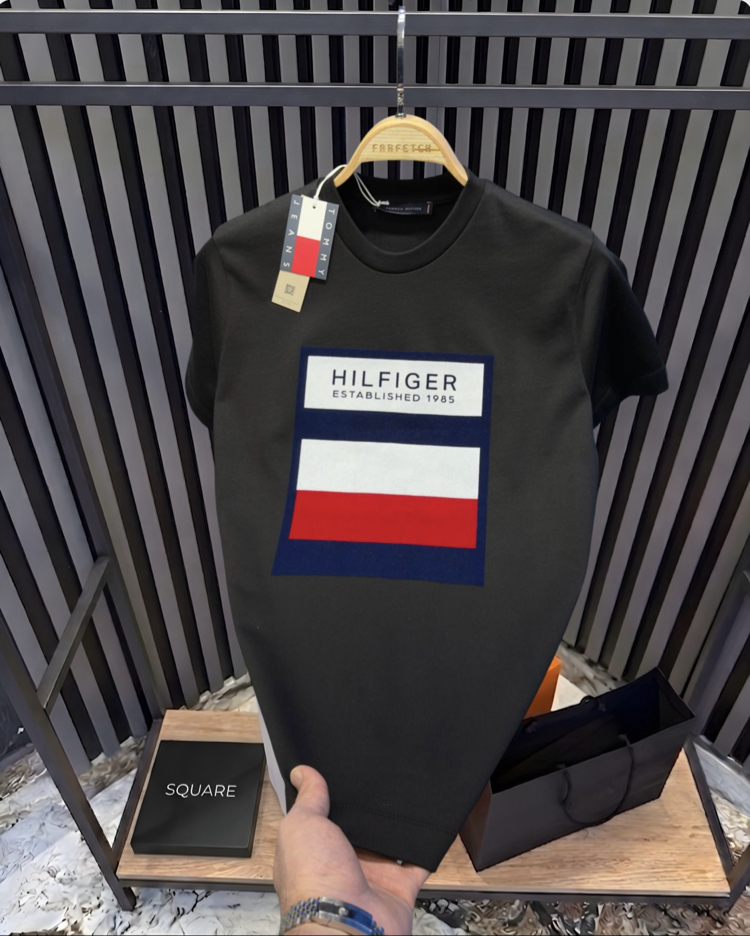 •TOMMY HILFIGER PREMIUM T-SHIRT