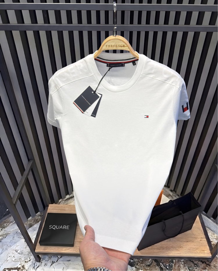 •TOMMY HILFIGER PREMIUM T-SHIRT