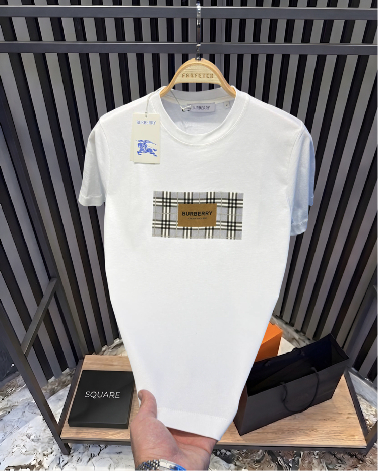 •BURBERRY PREMIUM T-SHIRT