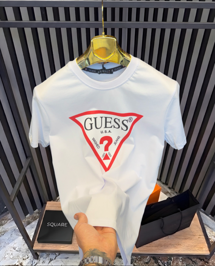 •GUESS T-SHIRT
