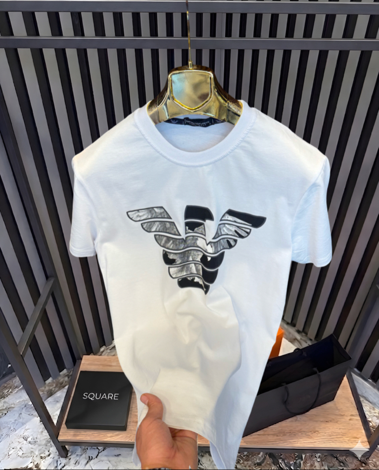•EA7 T-SHIRT