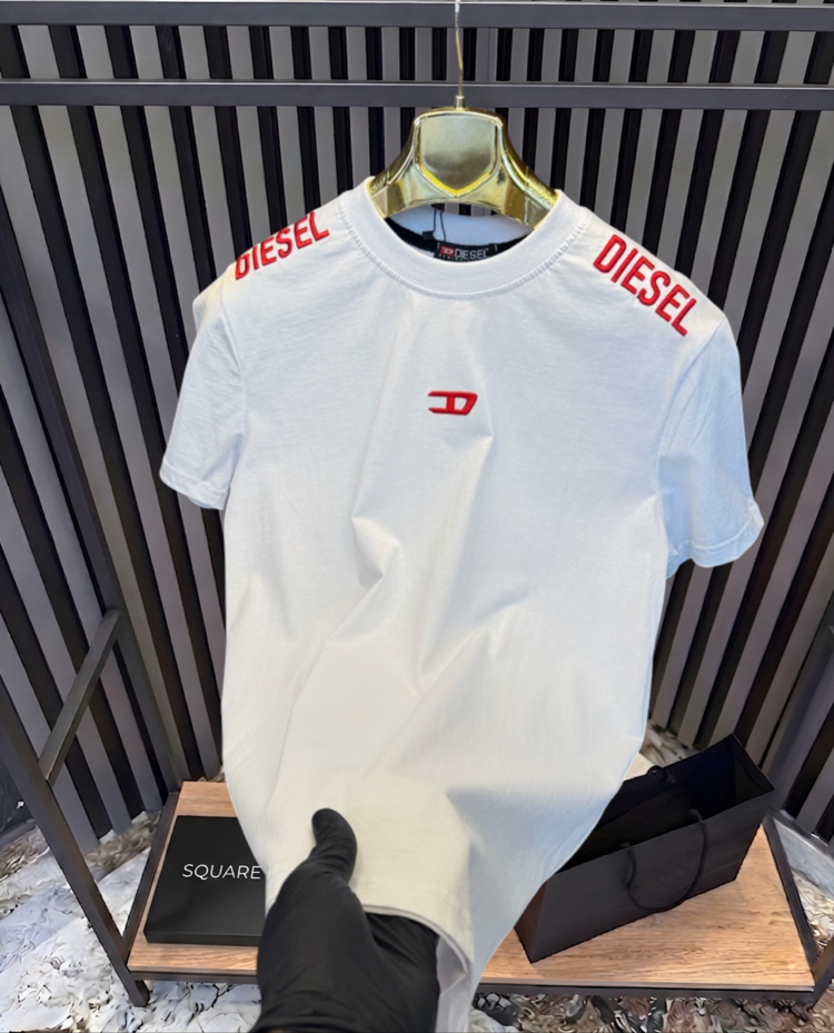 •DIESEL T-SHIRT