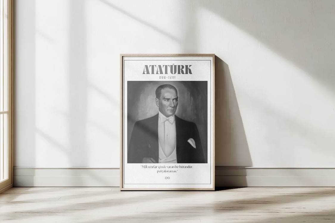 Atatürk Smokinli Yağlı Boya Efektli Tablo | "Vatan Bir Bütündür" Sözlü Portre