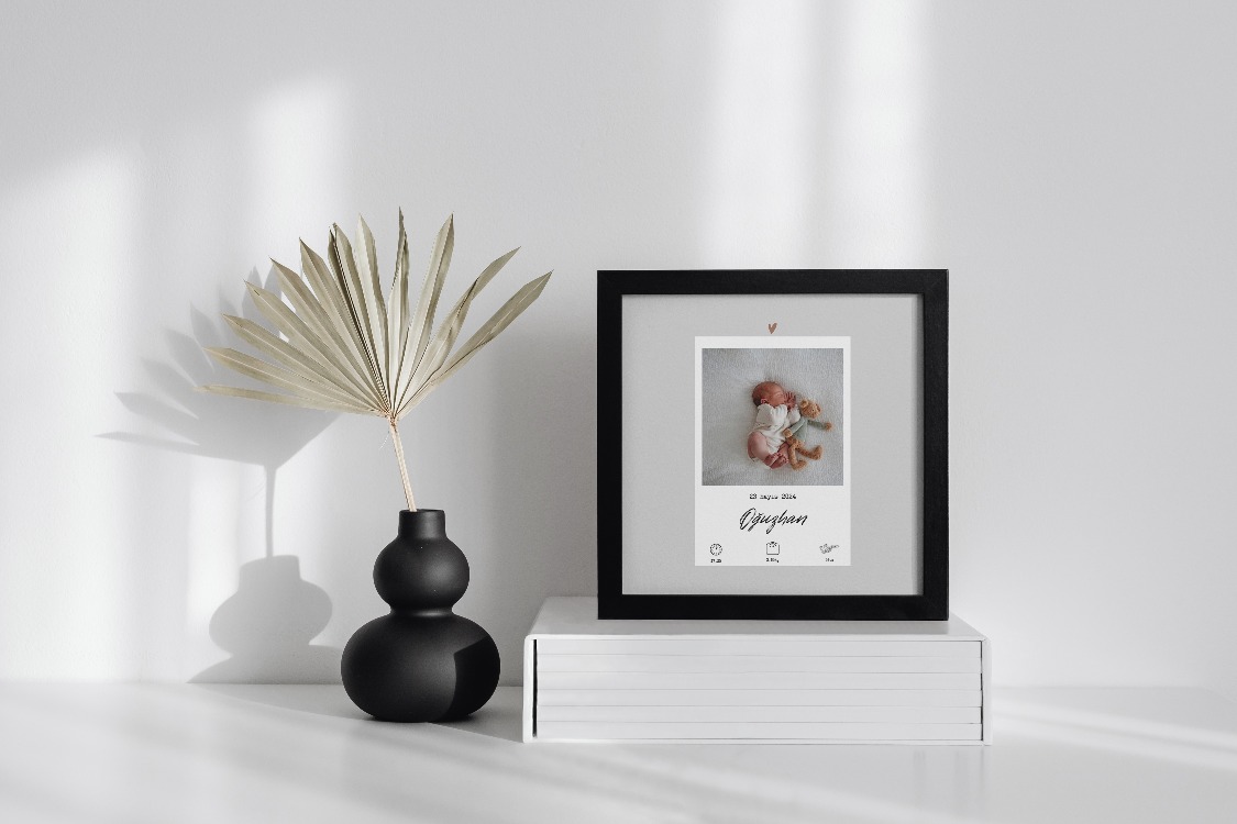Polaroid Konseptli Bebek Doğum Posteri | Minimalist Yeni Doğan Hatıra Tablosu