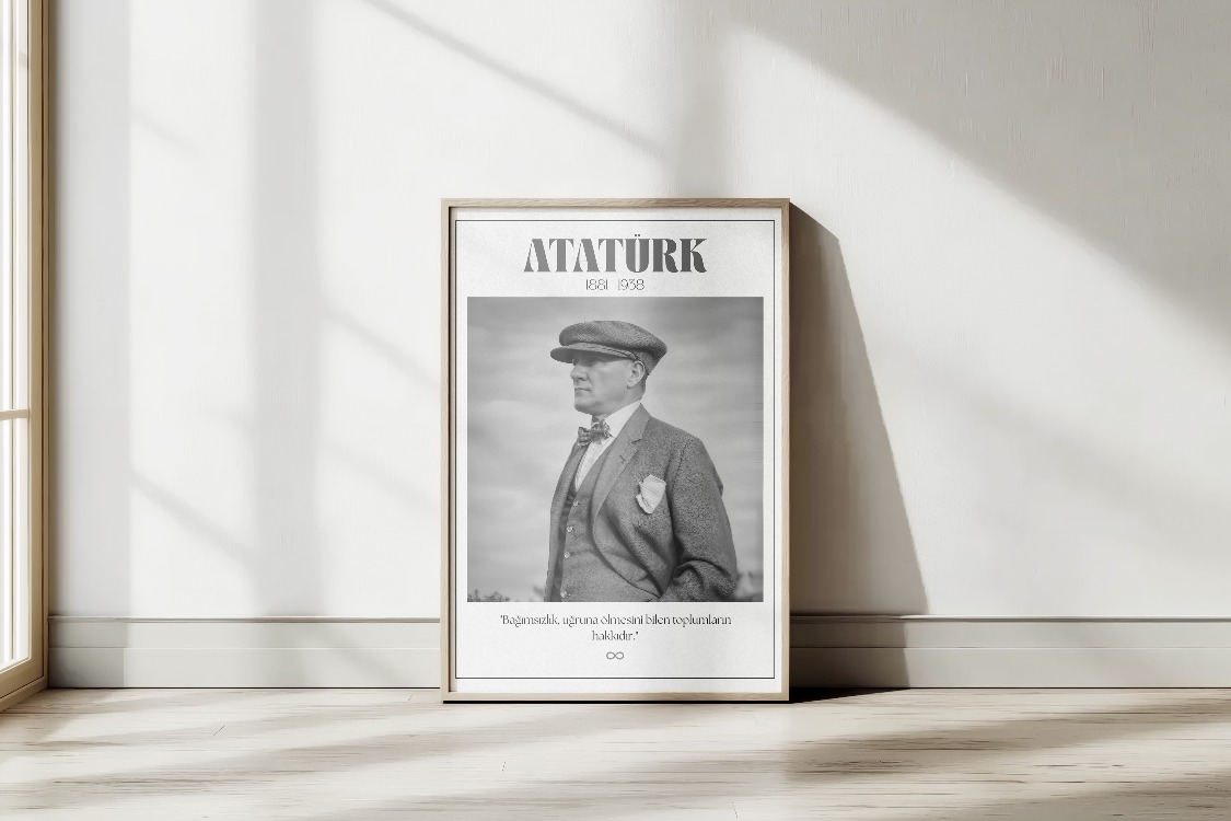 Atatürk Kasketli Nostaljik Portre | "Bağımsızlık Hakkıdır" Sözlü Siyah Beyaz Tablo