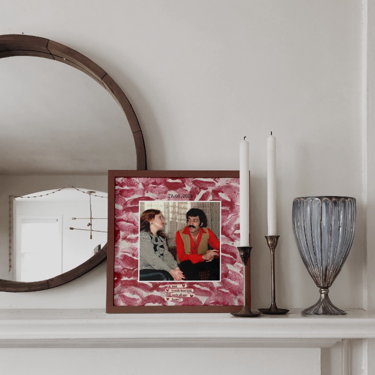 Kişiye Özel Vintage Ruj İzi Tablosu | Sevgiliye Hediye | Modern Tasarım