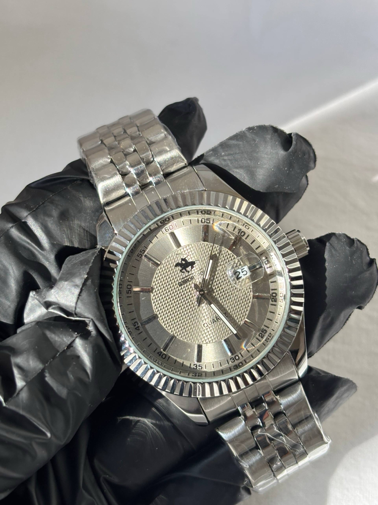 Stil ve Hızın Buluşması: G-Sport Polo Silver Chrono Style