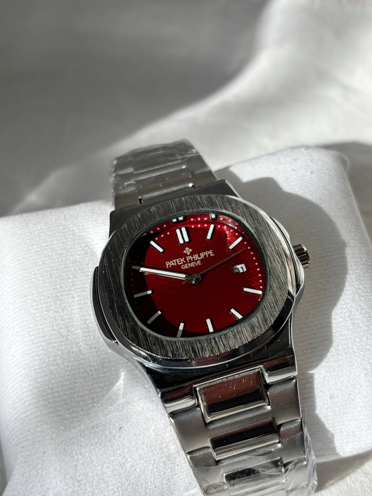 Patek Philippe Geneve Red serious 