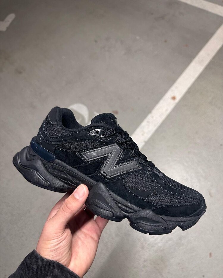 New Balance 9060 “ All Black “