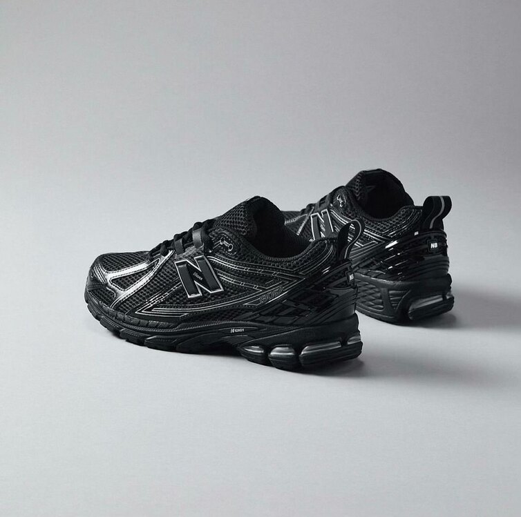 New Balance 1906R “ All Black “