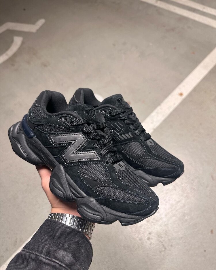 New Balance 9060 “ All Black “