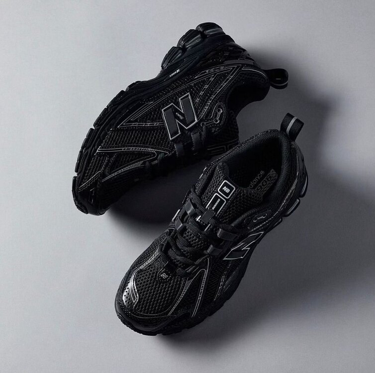 New Balance 1906R “ All Black “