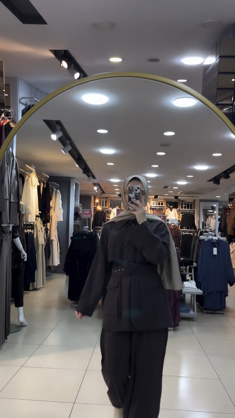 Yeni sezon pantolonlu takım