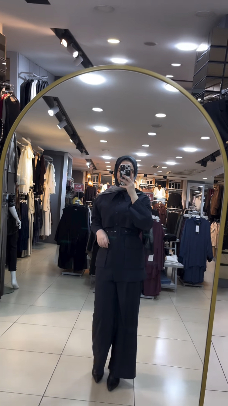 Yeni sezon pantolonlu takım