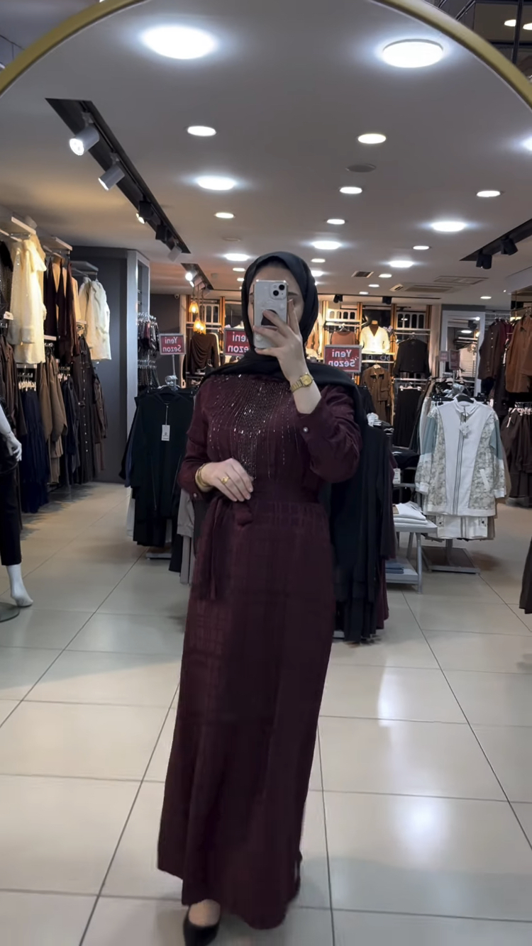 Selinada özel tasarım elbise