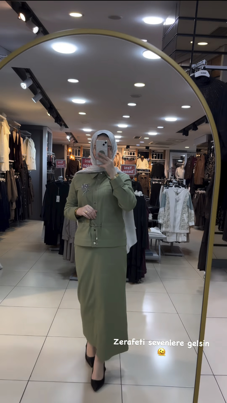 Selinada özel tasarım etekli takım