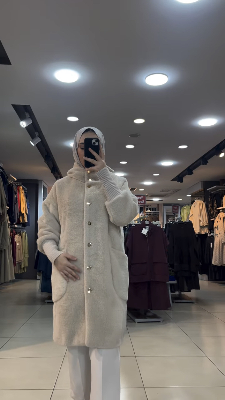 Kapşonlu angora kaban