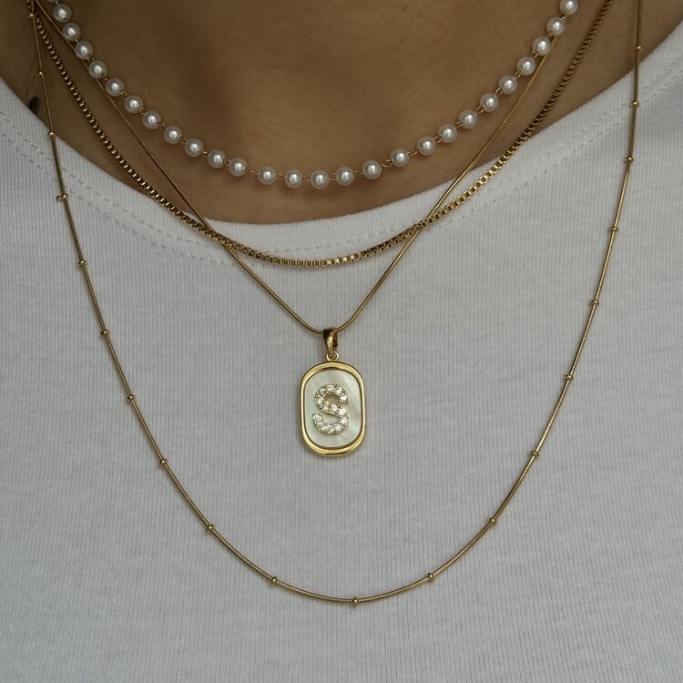 gold plaka taşlı harf kolye | çelik