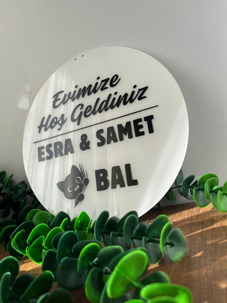 Beyaz Siyah Kedi İsimli Kapı Süsü