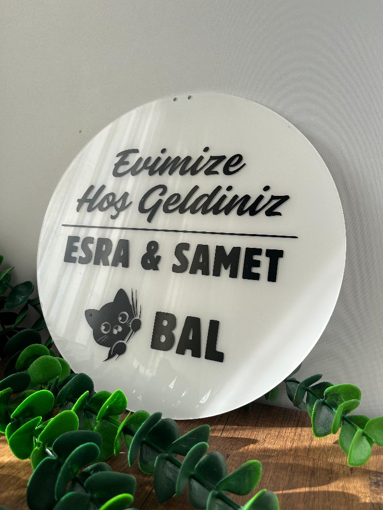 Beyaz Siyah Kedi İsimli Kapı Süsü