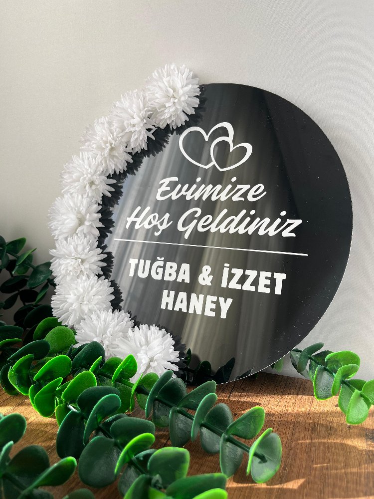Çiçekli Siyah Kapı Süsü