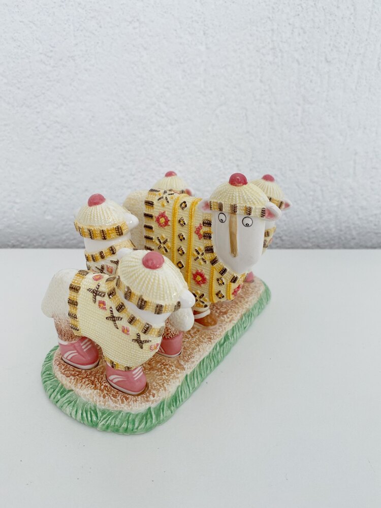 Enesco Çizmeli Koyun Ekmeklik