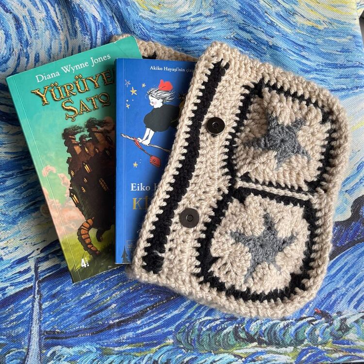Folklore Temalı Kitap Kılıfı