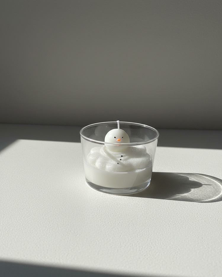 Snowie Candle