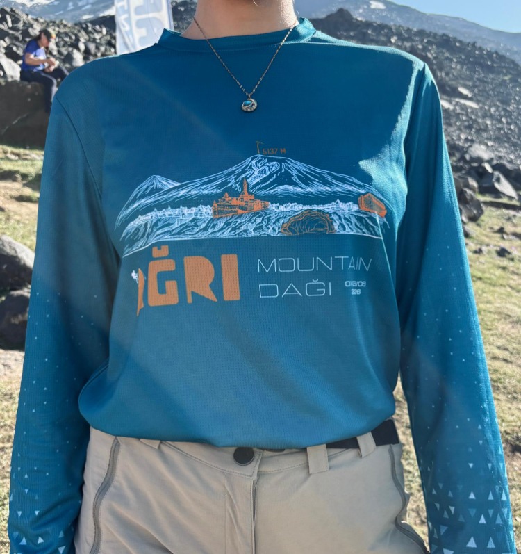 Ağrı Dağı Zirve Özel Tasarım Uzun Kollu T-Shirt