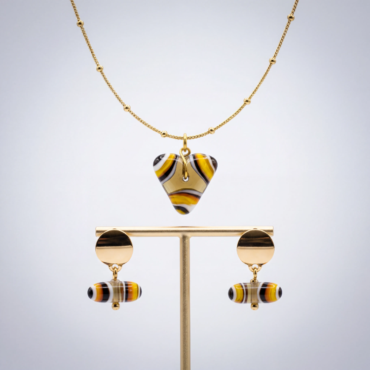 Soft Geometry Collection – El Yapımı Cam Kolye ve Küpe Seti