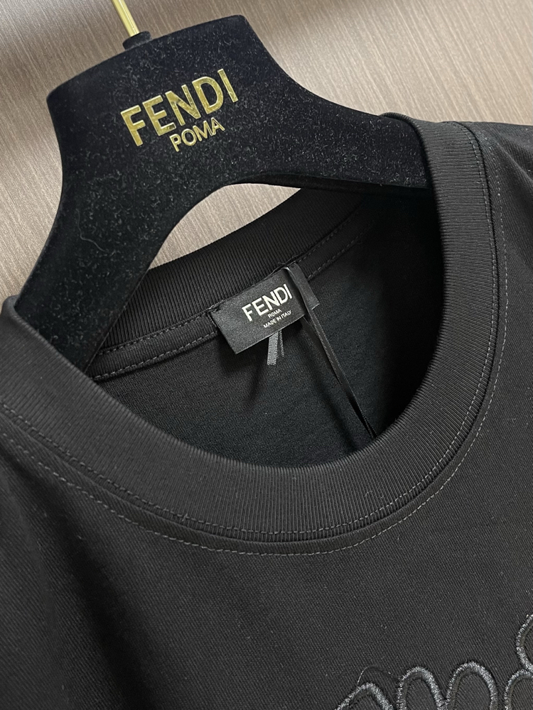 Fendi Sponge Appliqué Crew Neck Short-Sleeve T-Shirt
