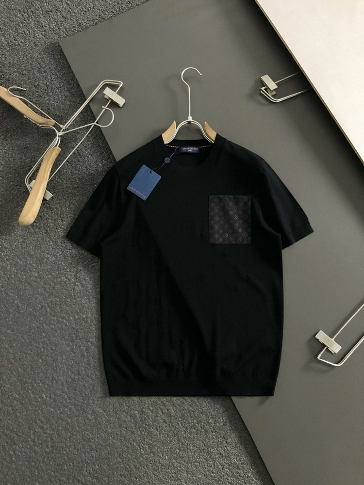 Louis Vuitton versatile monogram print with pockets T-Shirt